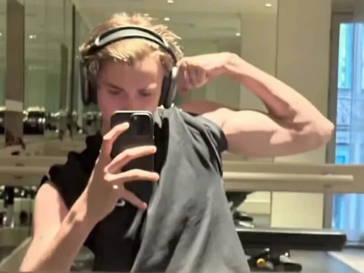 Felipe Fort se mostró en redes sociales y sorprendió con el parecido a su papá, Ricardo Fort