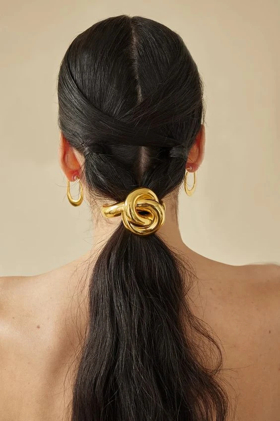 Pony cuff: el accesorio más viral para elevar tus peinados