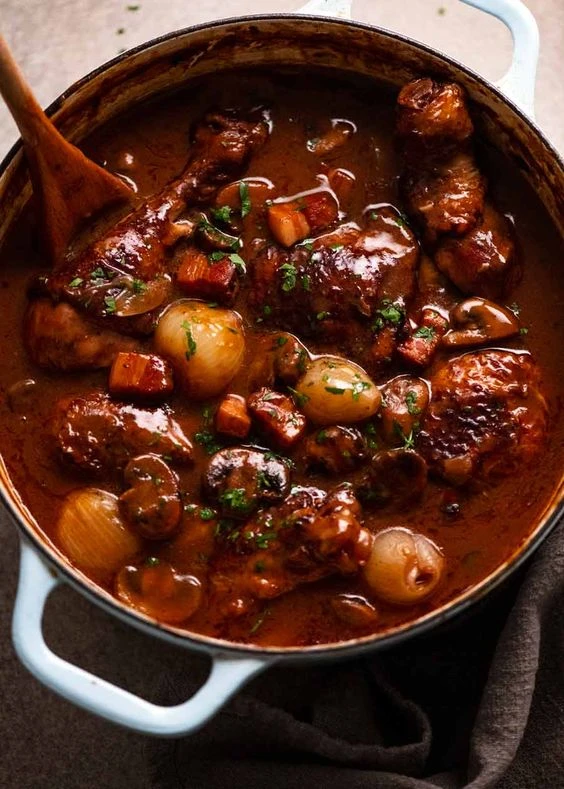 Coq Au Vin: la receta francesa más rica para pasar el invierno