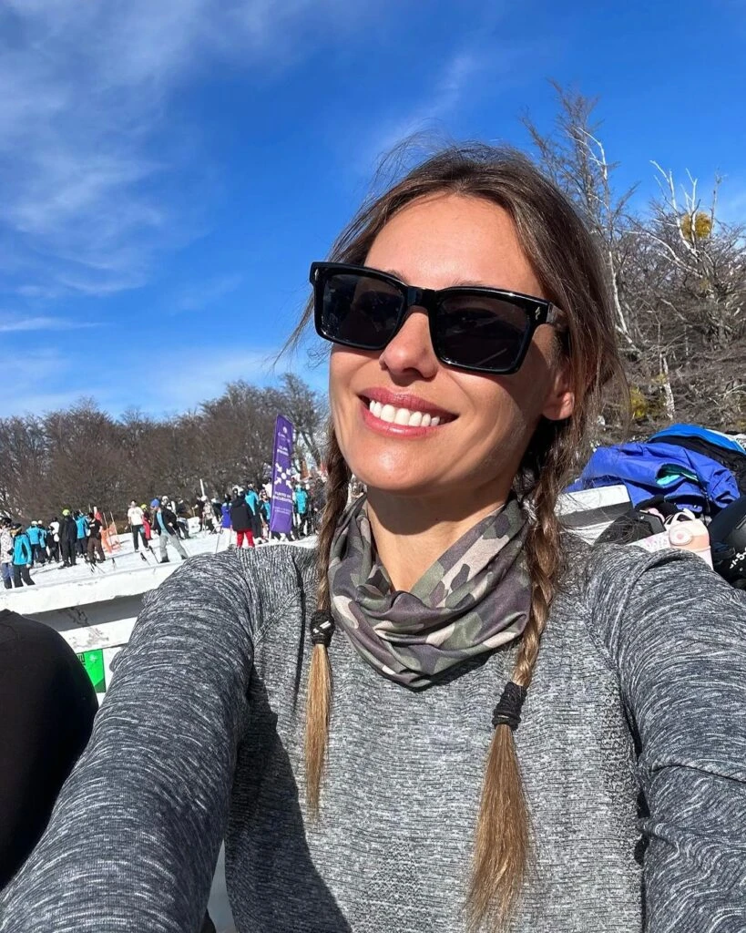 Pampita mostró el peinado ideal para un día al aire libre