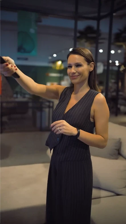 3 looks total black por Pampita