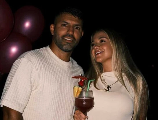 Las fotos del cumpleaños de Sofía Calzetti, la pareja del Kun Agüero: "Arrancando los 27"
