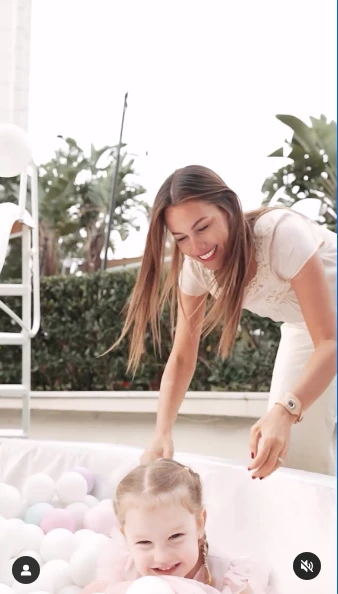 Pampita y Ana en la fiesta temática de la pequeña