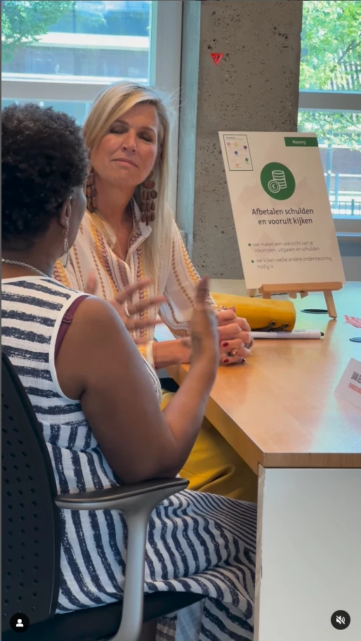 El look de Máxima con el color tendencia de la temporada primavera verano 2025