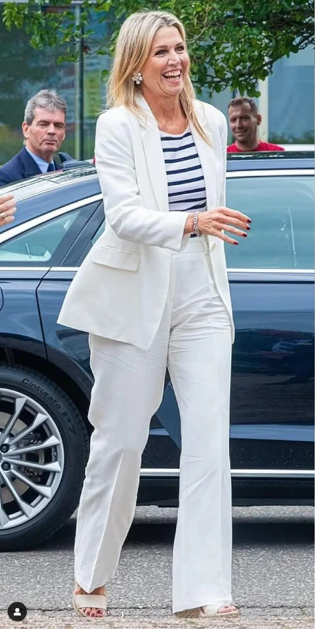 El look navy de Máxima que causó impacto