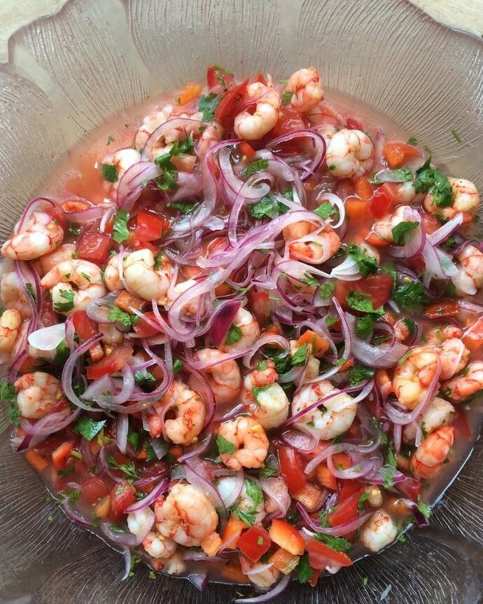 Cómo hacer ceviche de langostinos: una comida típica de Perú