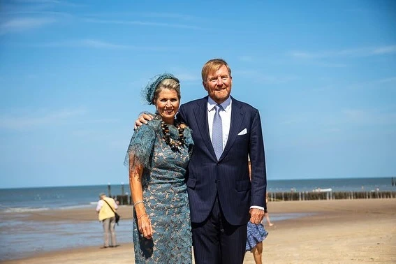 Máxima apostó por la moda circular y llevó la textura más trendy