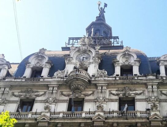 2 edificios de Avenida de Mayo donde se imprimió la actualidad argentina