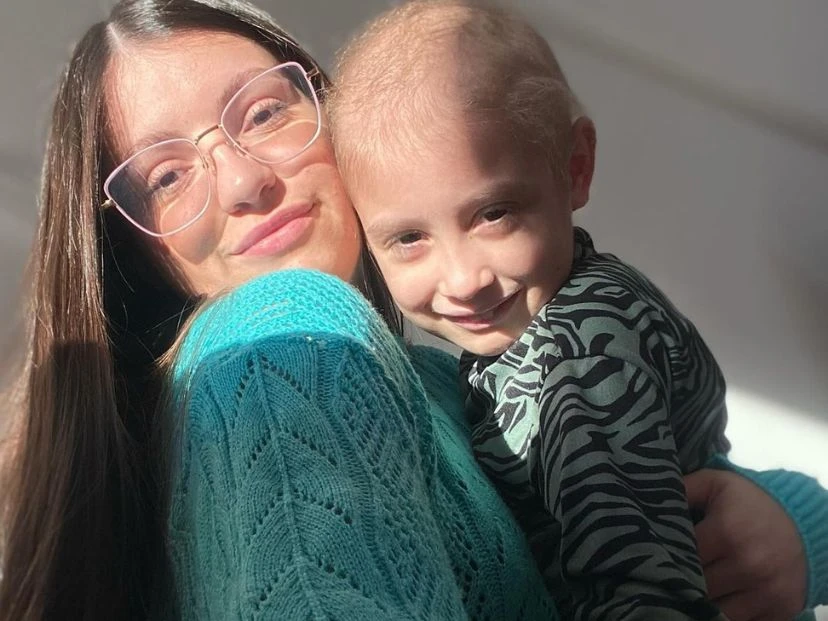 Así es la vida hoy de Alma: tiene 5 años, batalla contra la leucemia y es furor en redes