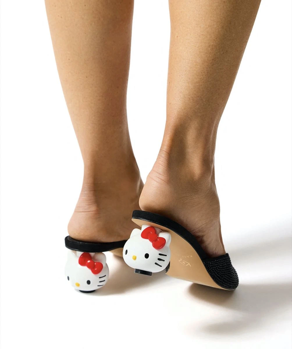 Katy Perry Collections y Hello Kitty se unieron para lanzar colección de zapatos de edición limitada tributo al 50º aniversario del popular personaje.