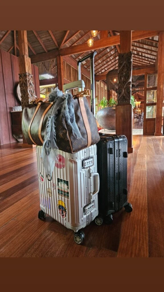 Las fotos de Benjamín Vicuña en Panamá junto a Anita Espasandín