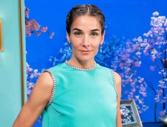 El look verde total de Juana Viale en la mesaza, inspirado en una princesa de Disney