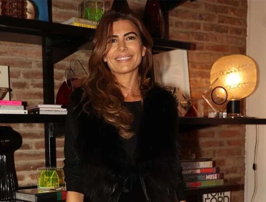 Juliana Awada mostró un adelanto de su nueva cápsula, donde el broderie y el encaje serán tendencia