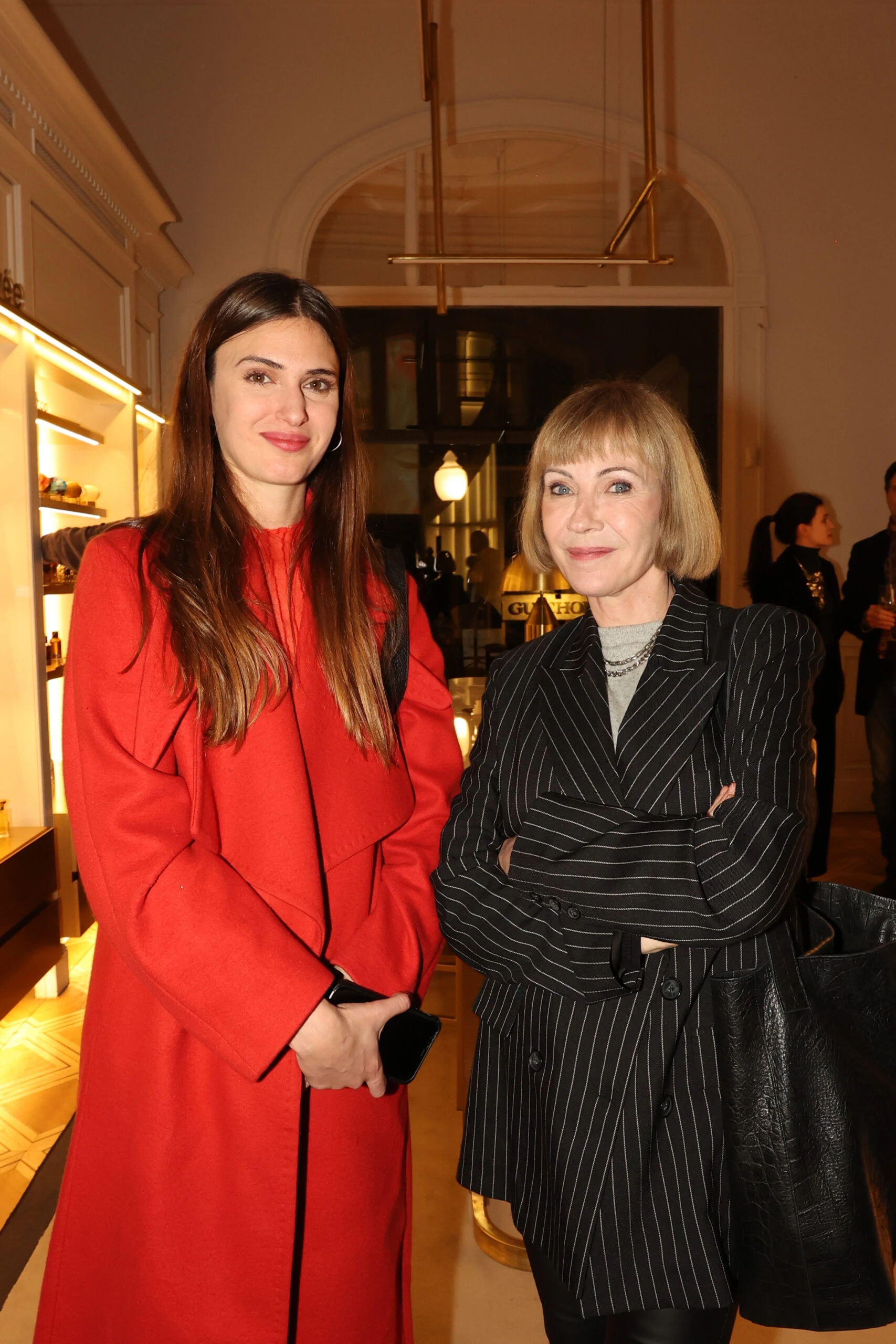 Mía Flores Pirán y Ines Estevez