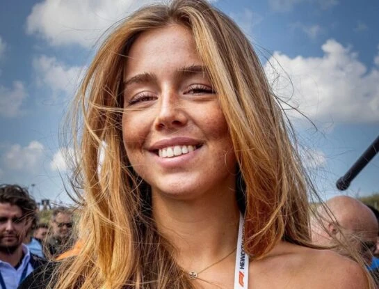 El look total black de la princesa Alexia en el Gran Premio de F1 de Países Bajos