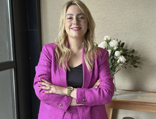 Sabina Alcarraz Robledo, la psicoterapeuta uruguaya que revoluciona el bienestar en Latinoamérica