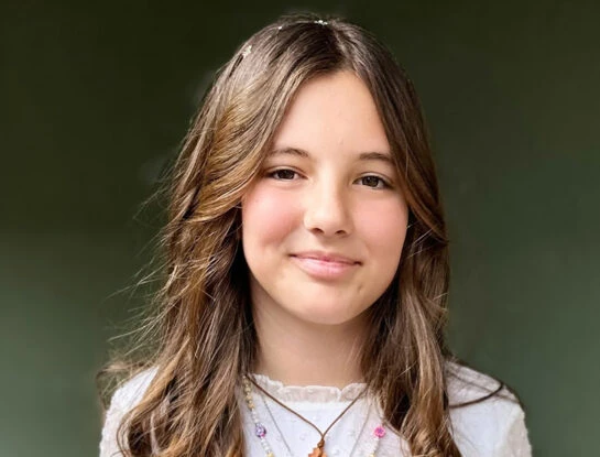 Las fotos de la Primera Comunión de Sienna Cubero, la hija menor de Nicole Neumann y Fabián Cubero
