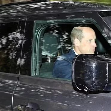 Kate Middleton fue vista por tercera oportunidad en público, cumpliendo con una actividad oficial con su marido y sus suegros.