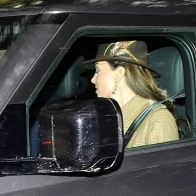 Kate Middleton y un look muy british. Foto: Instagram.