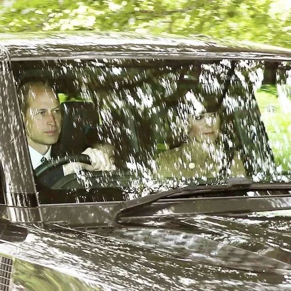 Kate Middleton fue vista por tercera oportunidad en público, cumpliendo con una actividad oficial con su marido y sus suegros.