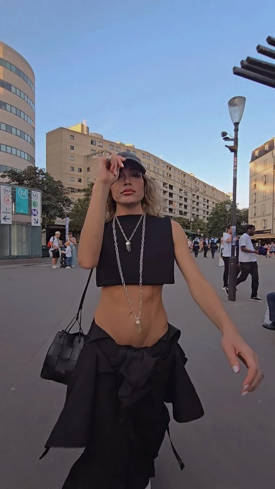 Emilia Attias y su look urbano en los JJOO