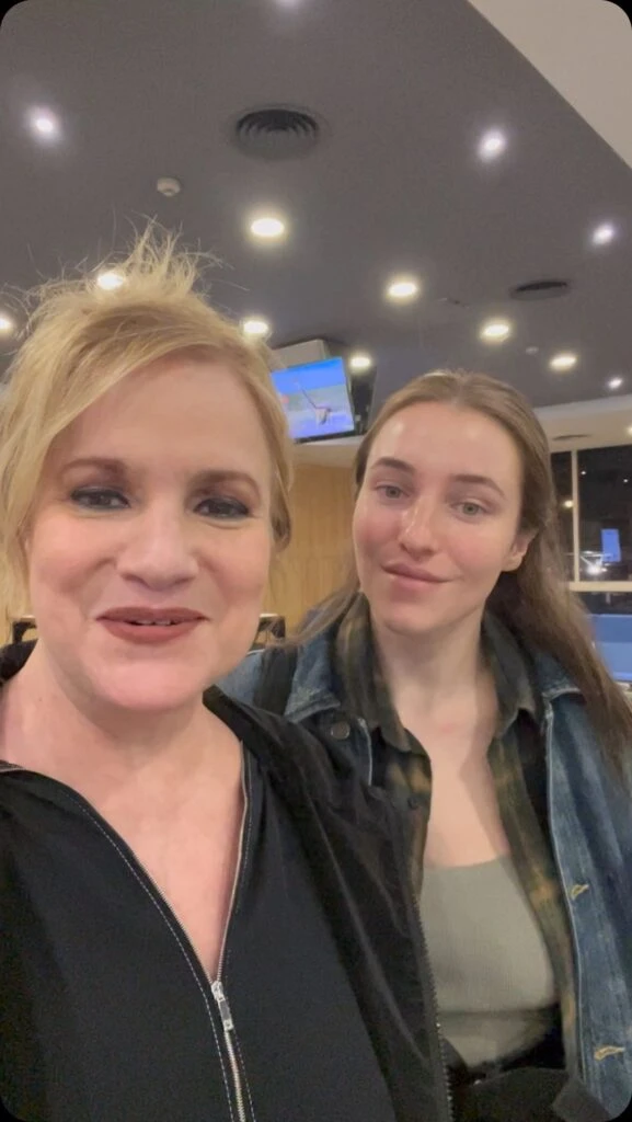 Lucía Galán viajó a España con su hija, Rocío Hazán