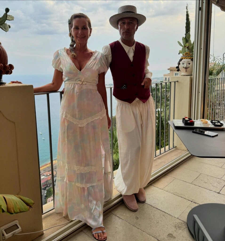 Gaby Alvarez y esposa en el hotel Metropole de Taormina, Italia