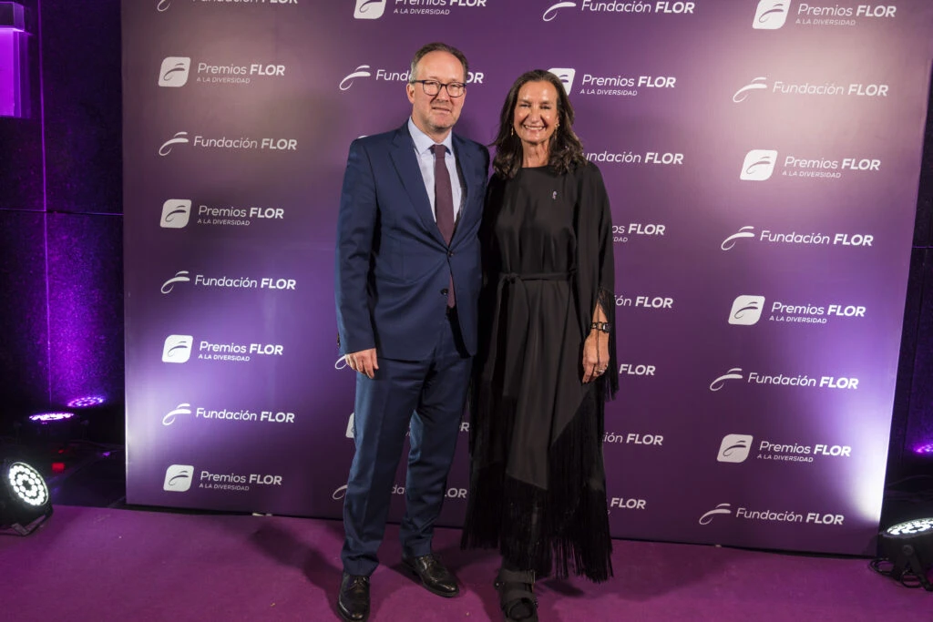 Andrea Grobocopatel y Karl Anthony Amadeus, Embajador de Bélgica