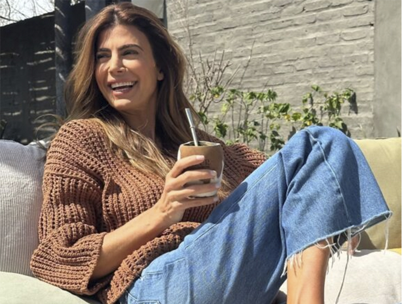 El Día de la Madre de Juliana Awada: en su huerta, con los saludos de sus hijas y el cariño de su mamá, Pomi Baker