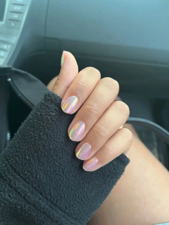 Así se usan las uñas chrome esta primavera