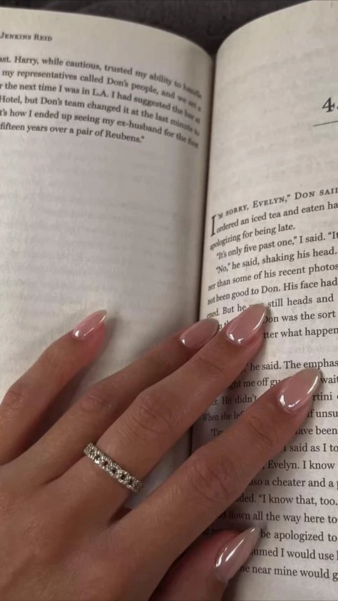 Así se usan las uñas chrome esta primavera