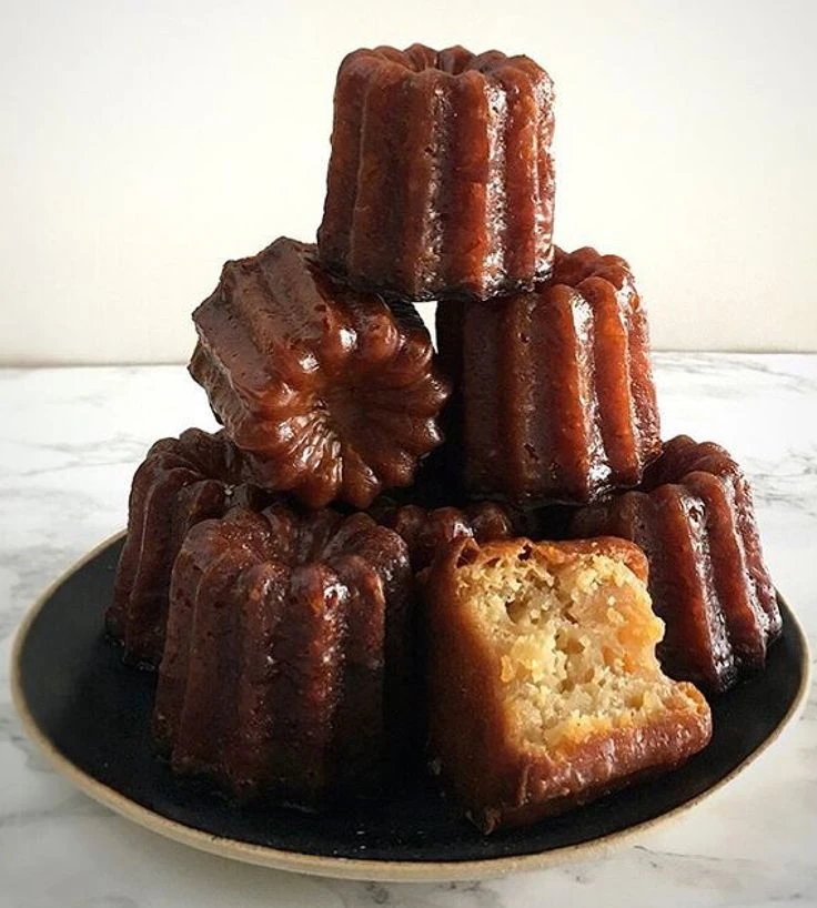 Cannelé: la receta de los pequeños bizcochos franceses idénticos al flan argentino