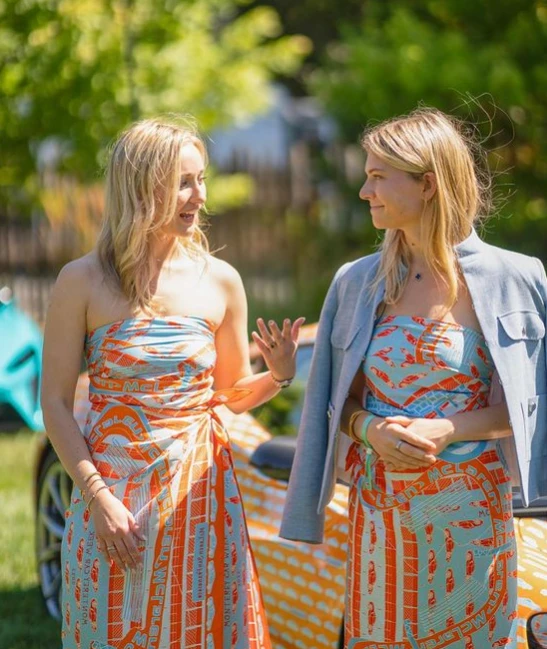 Las estampas de Olivia se llevan en vestidos