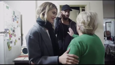 Eva de Dominici visitó Villa Fiorito, el barrio de su infancia