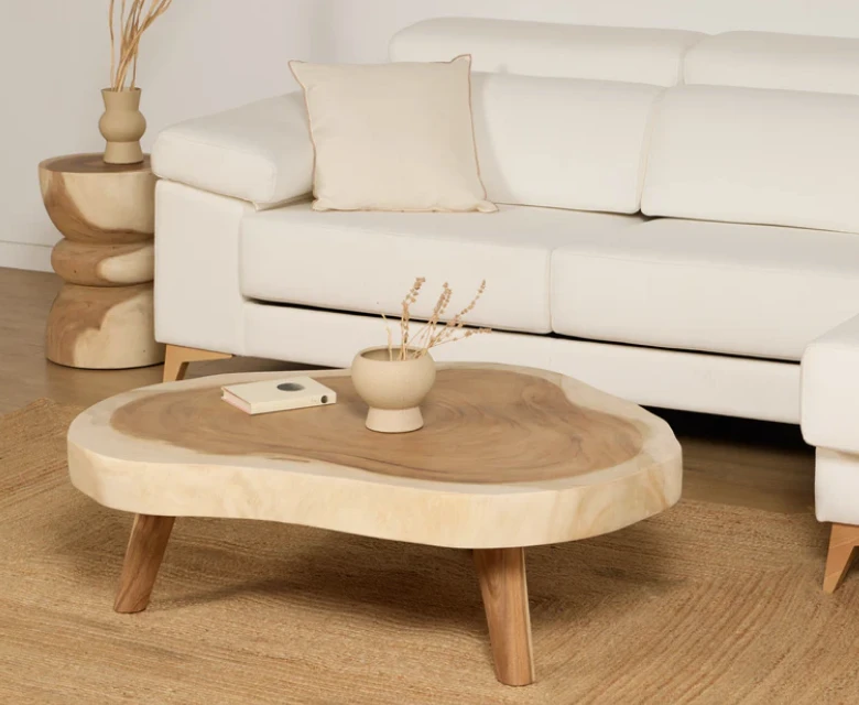 Mesa ratona rústica de madera cruda