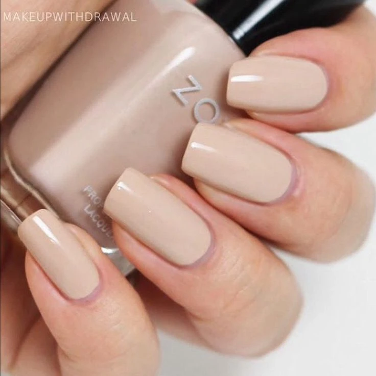 Coconut nails, las uñas minimalistas que trae la primavera