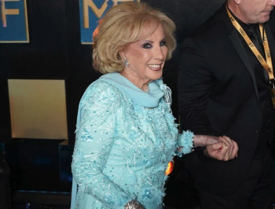 Martín Fierro 2024: el glamoroso look de Mirtha Legrand en la gran noche de la TV
