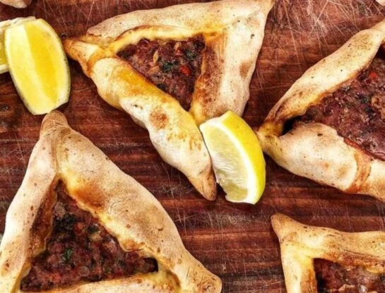Fatay: la receta de las empanadas árabes de carne