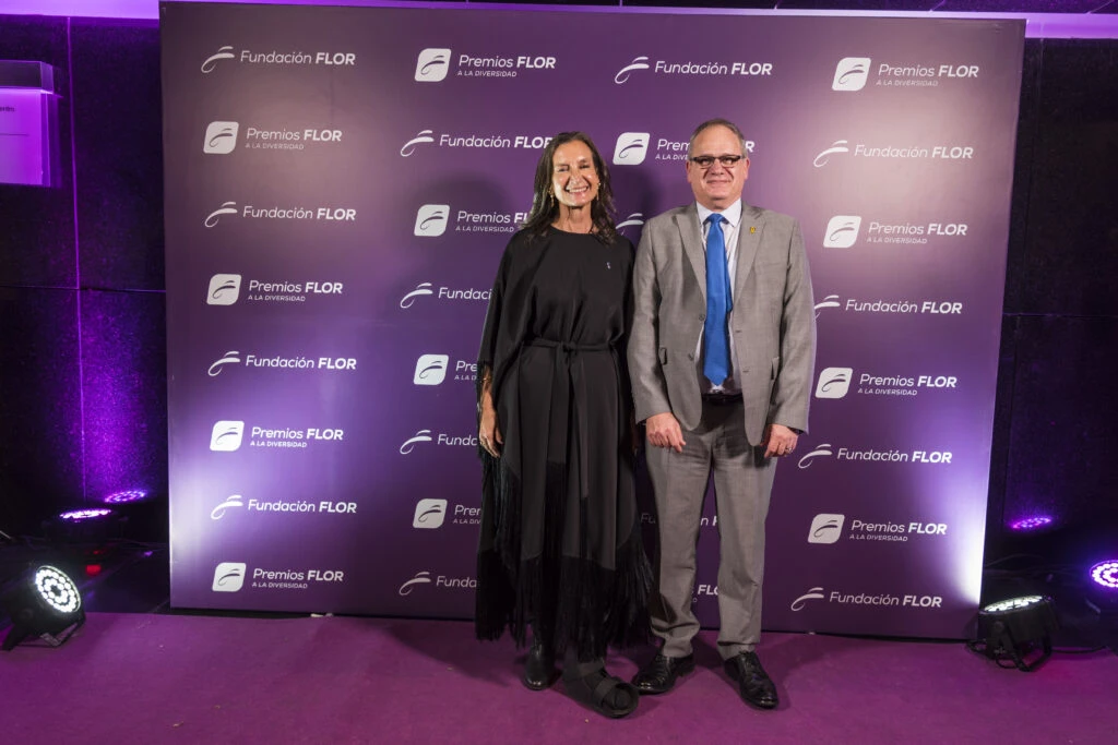 Andrea Grobocopatel y Eyal Sela, embajador de Israel