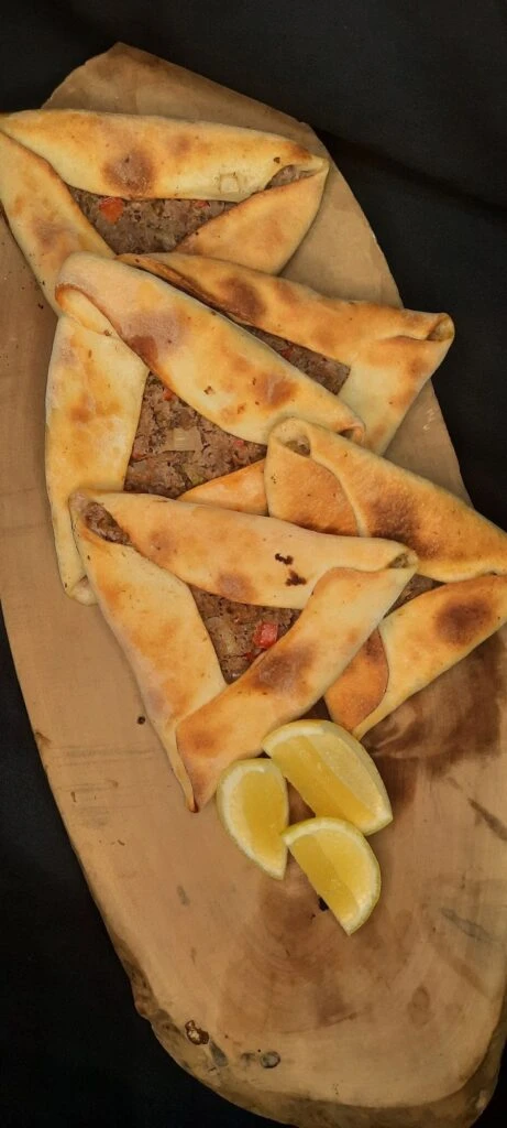 Fatay: la receta de las empanadas árabes de carne - Revista Para Ti