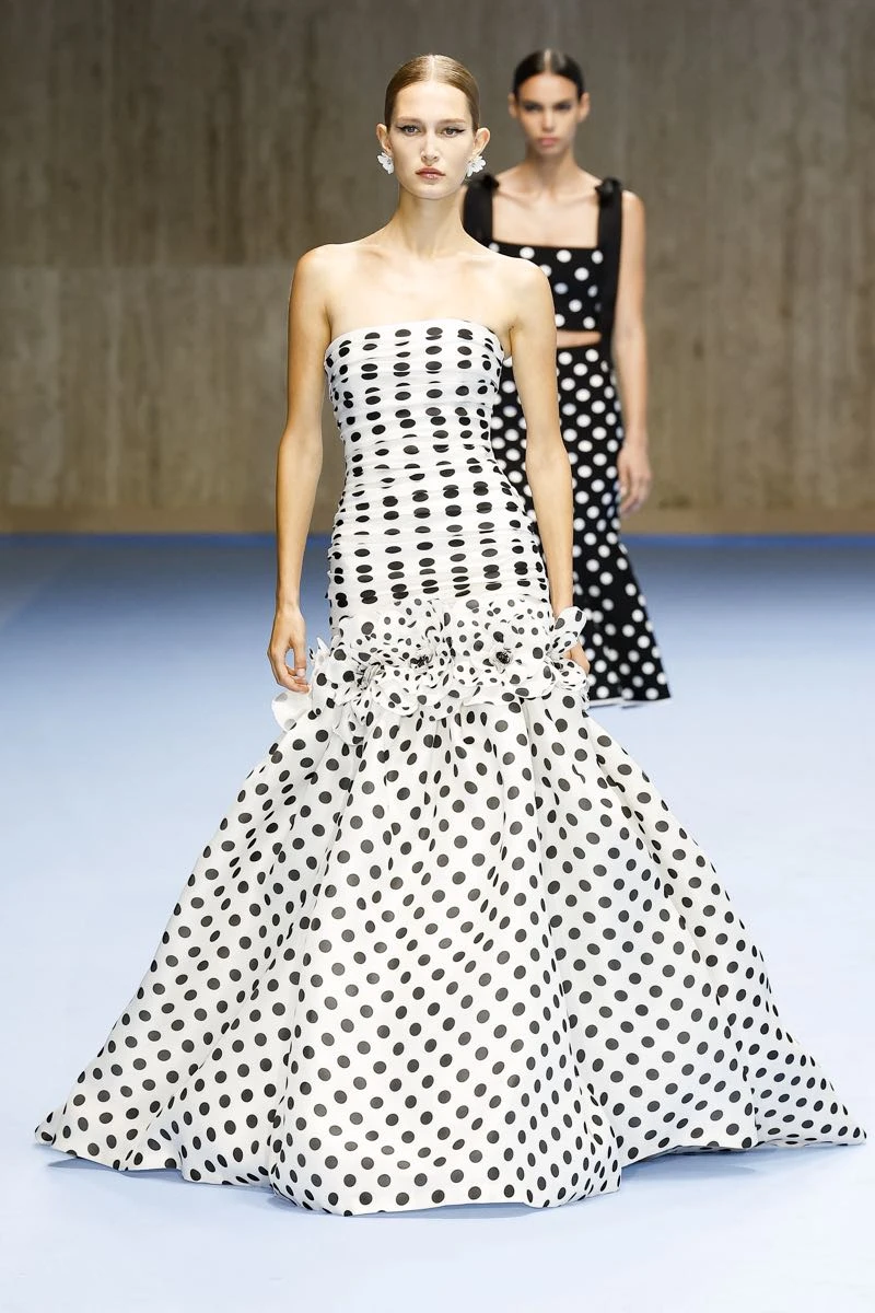 Desfile de Carolina Herrera, primavera verano 2025 en NYFW