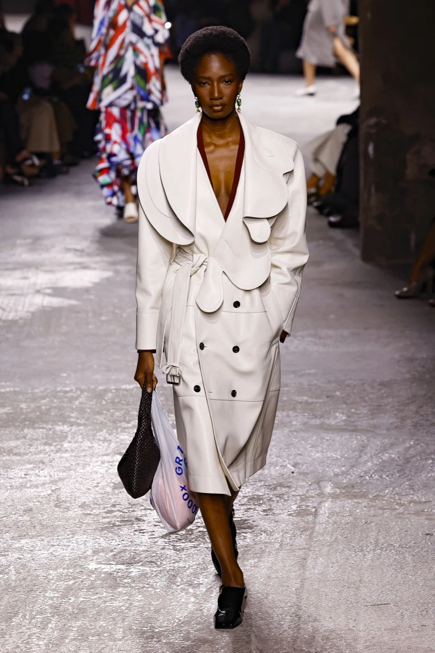 Desfile de Bottega Veneta primavera verano 2025