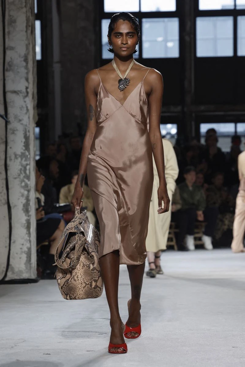 Dries Van Noten primavera verano 2025