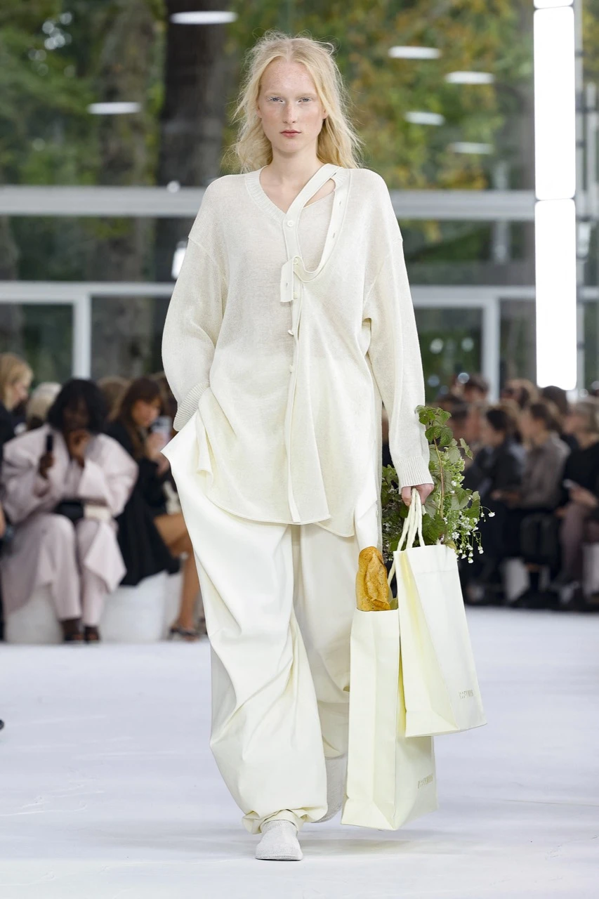 Desfile Issey Miyake primavera verano 2025