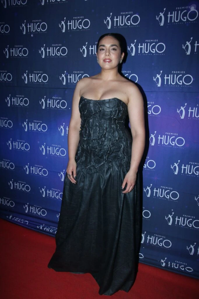 Vidriera de Laurita Fernández a Juli Poggio, los looks de los famosos en los Premios Hugo 