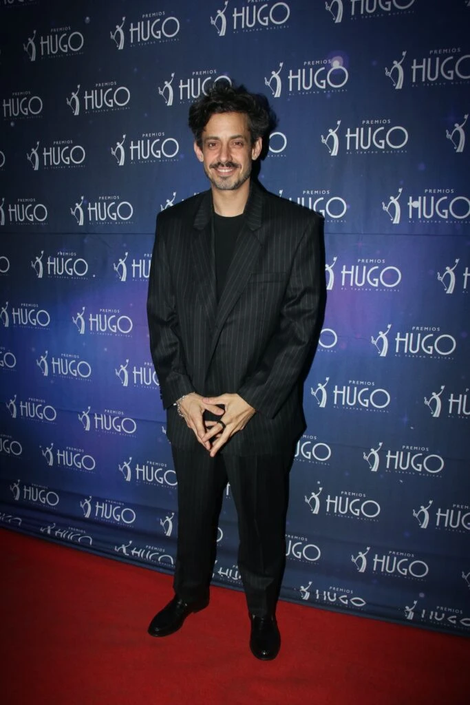 Vidriera de Laurita Fernández a Juli Poggio, los looks de los famosos en los Premios Hugo 