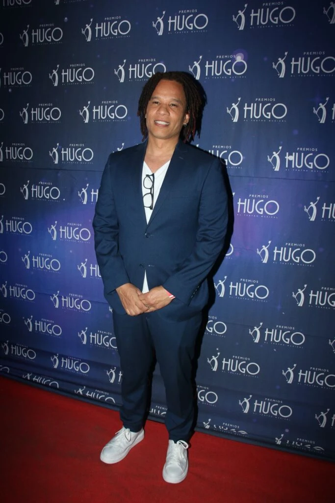 Vidriera de Laurita Fernández a Juli Poggio, los looks de los famosos en los Premios Hugo 