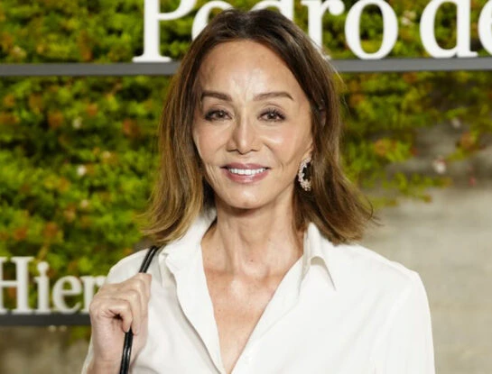 Isabel Preysler brilla en la Semana de la Moda de Madrid