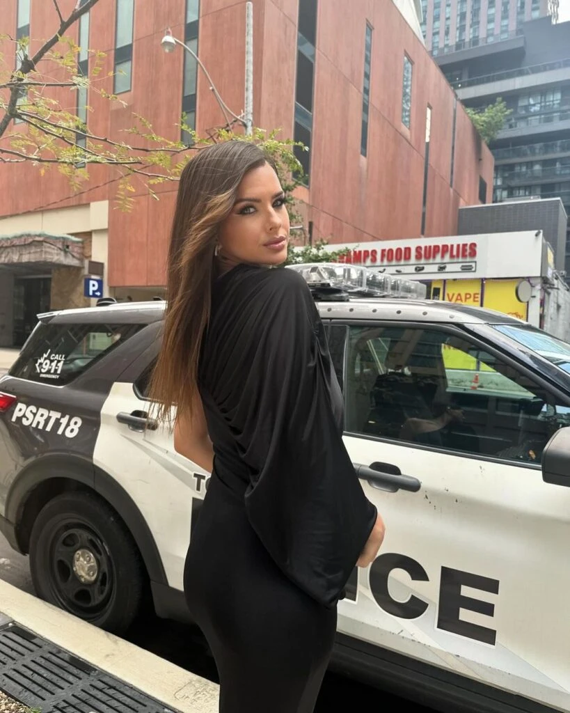 La China Suárez llevó un look sofisticado en la red carpet del Festival de Cine de Toronto