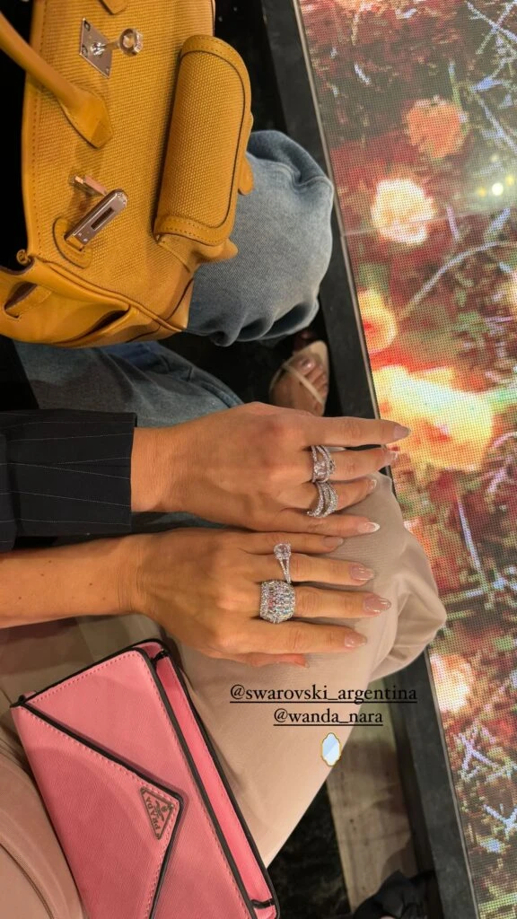 Los looks de Wanda y Zaira Nara en el front row de un desfile en Bs As